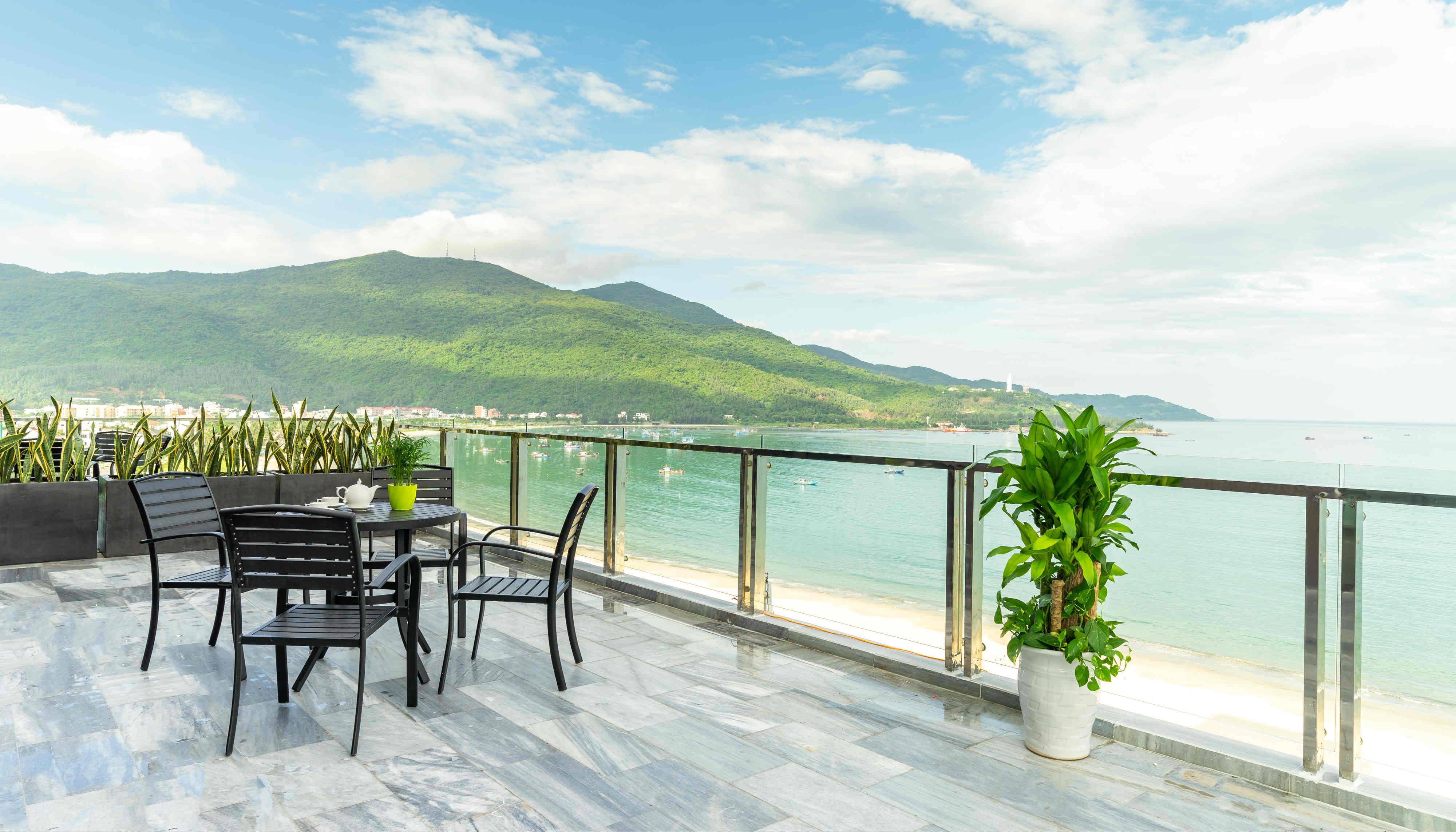 Grand Gold Beach Hotel & Spa Da Nang Esterno foto