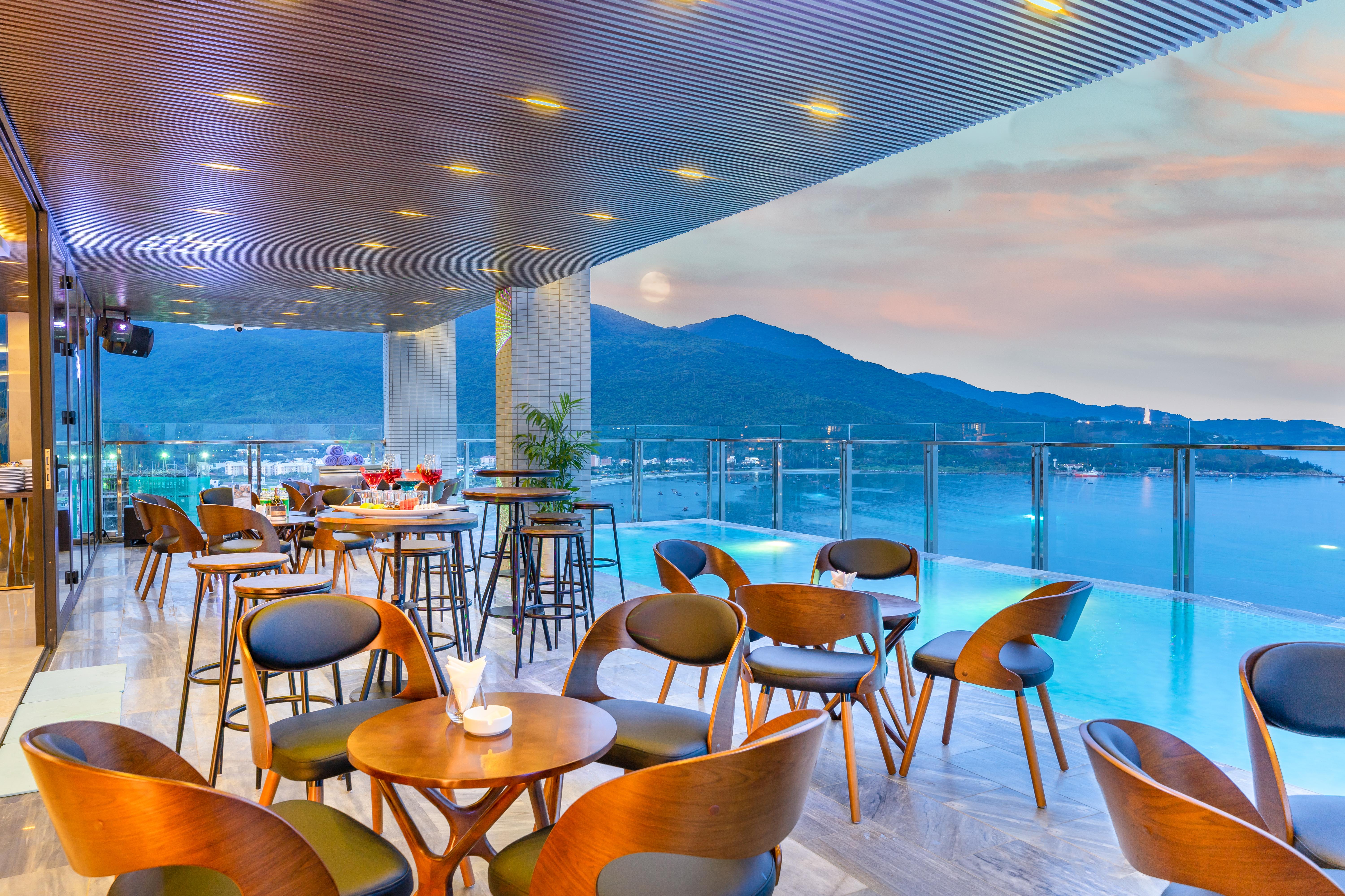 Grand Gold Beach Hotel & Spa Da Nang Esterno foto